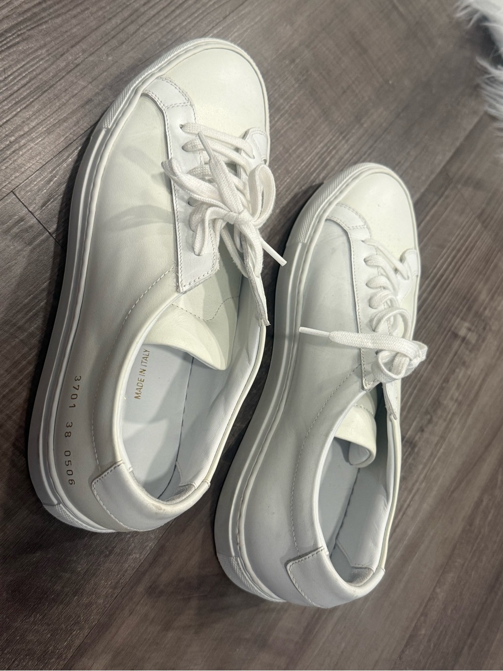 Common Projects White Low-Top Leather Sneakers - LIKE NEW , only used once!